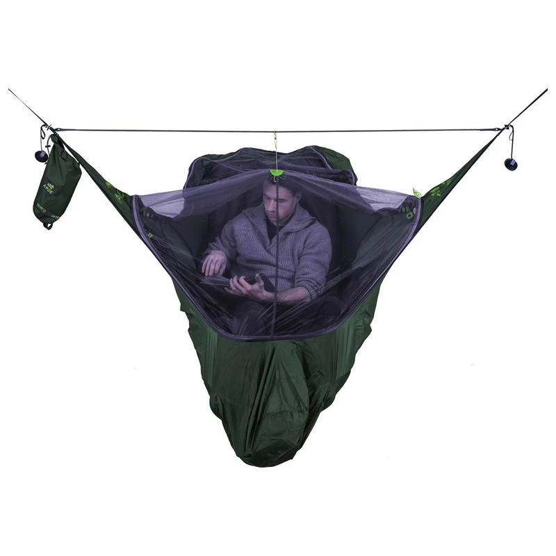 Amok tarp new arrivals