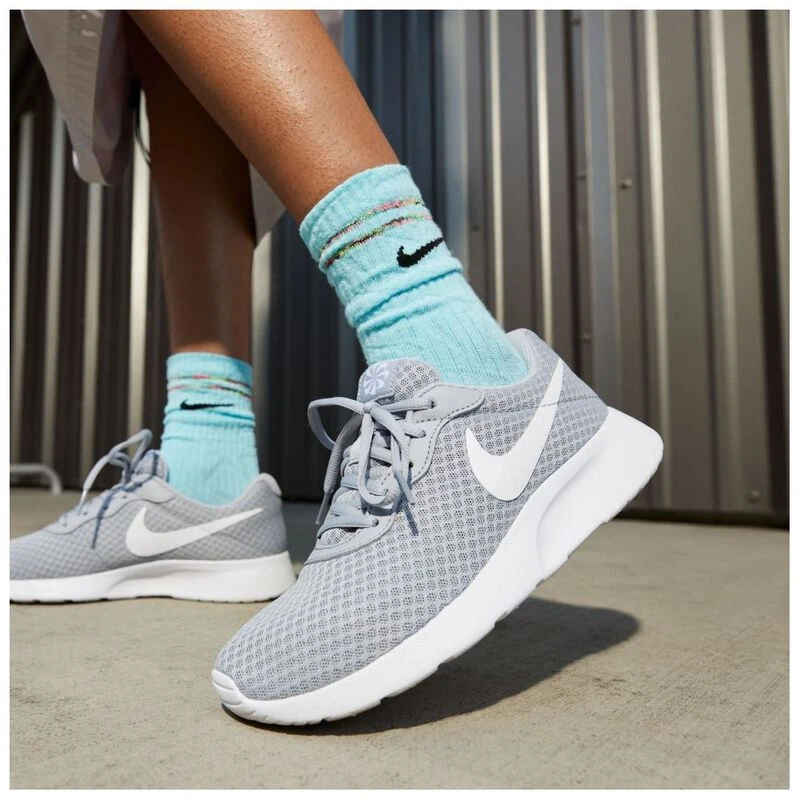 Nike blue tanjun clearance