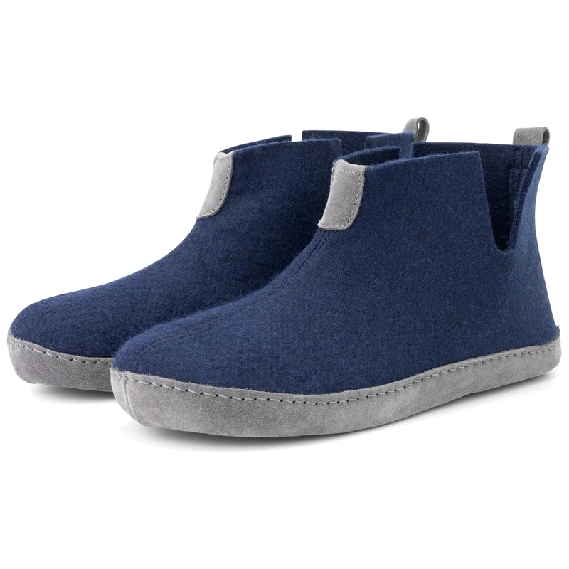 Travelin slippers top
